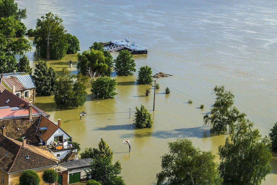 Město zasaženo velkými povodněmi