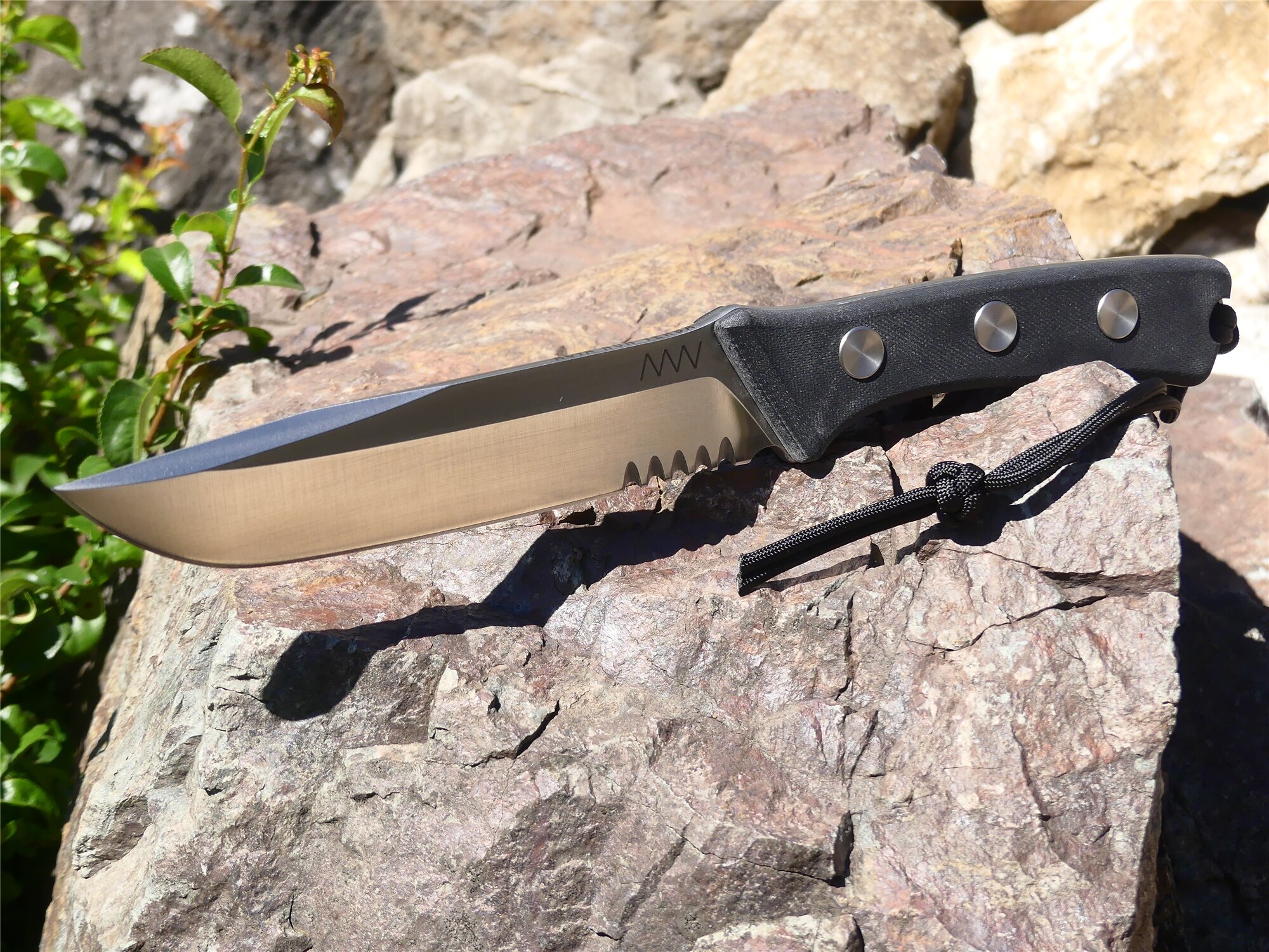 Levně Nůž s pevnou čepelí ANV® P400, kombinované ostří (Varianta: stříbrná čepel – Satin + kožené pouzdro)